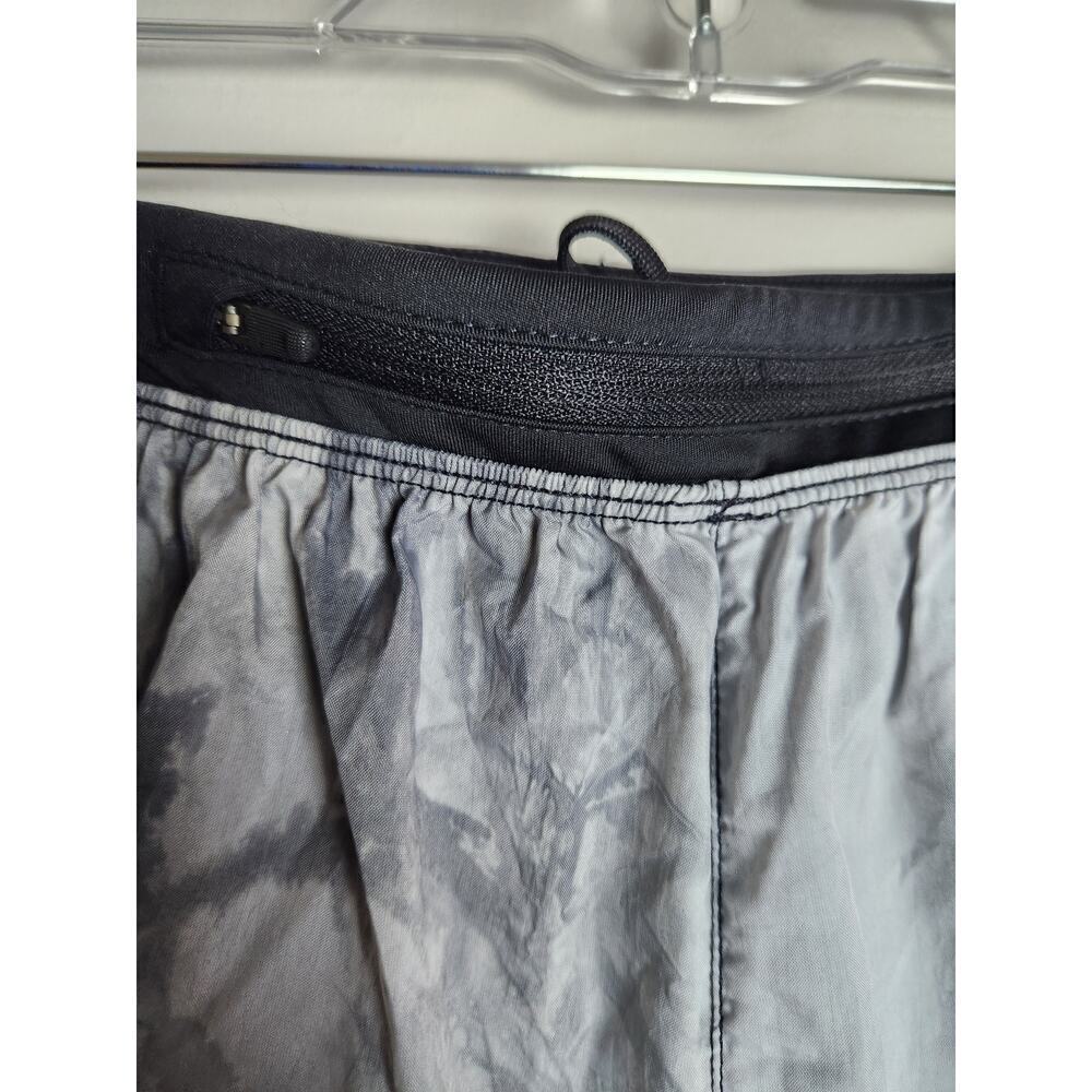 Nike womens trail shorts sz M built-in liner stash pockets marbled gray gorpcore - Picture 6 of 11